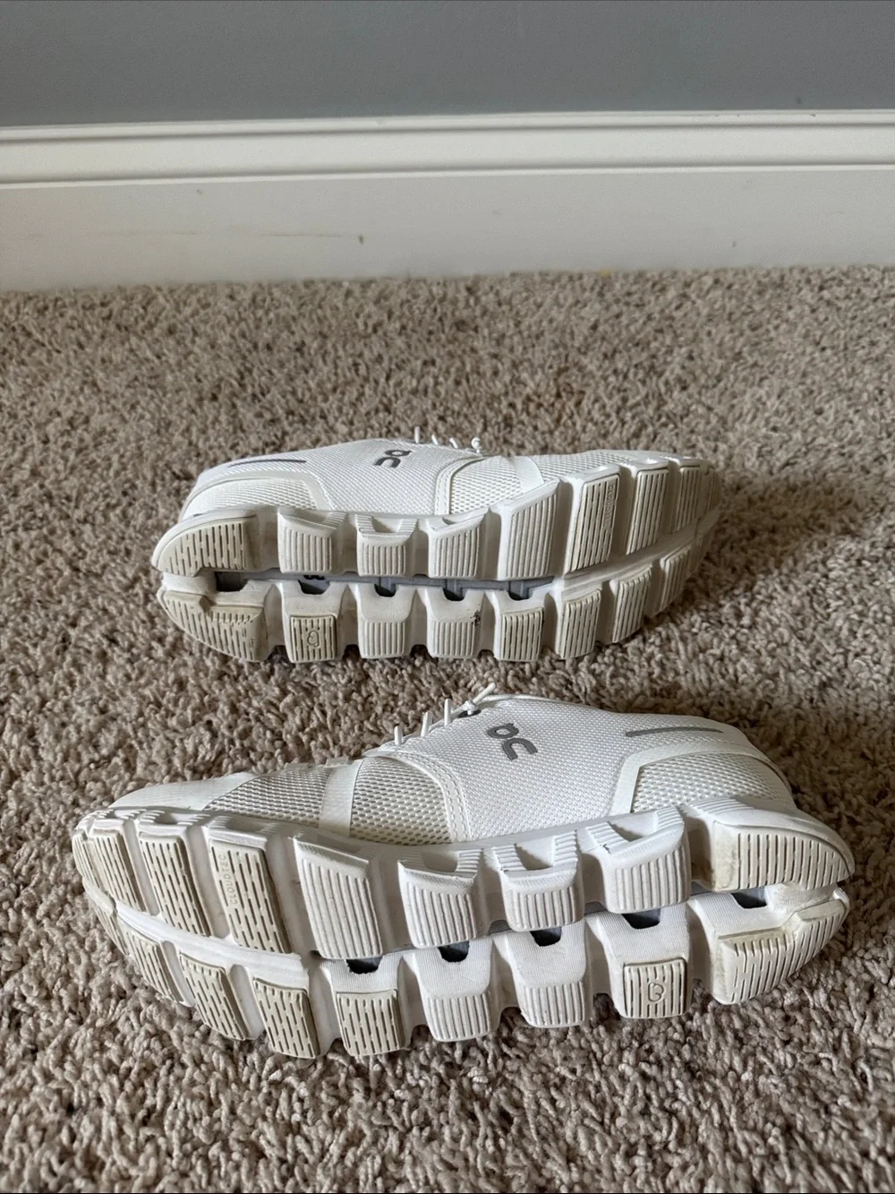 On Cloudswift Women's Athletic Running Shoes - White